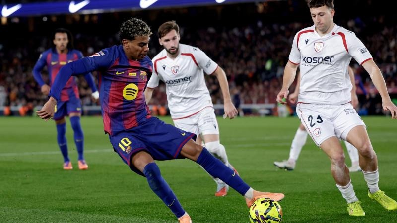 弗拉格近11场场均25+6+4 真实命中率61% 比肩乔丹新秀第二人（弗拉格近11战25+6+4，真实命中率61%，新秀表现与乔丹比肩位列第二）